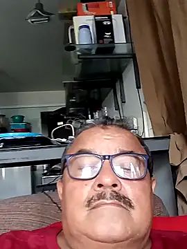 Misterymem63's Live XXX Chat