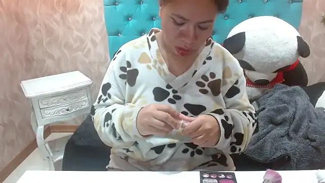 KeniaLovex élő XXX-chatje