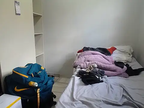 KinkyJXxX Adlı Modelin Canlı XXX Sohbeti