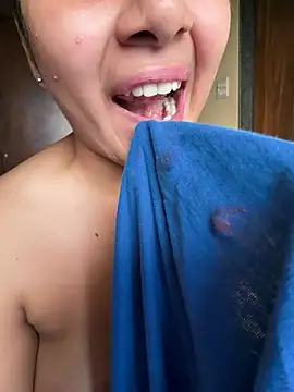 Queen_sofiyaa's Webcam Show