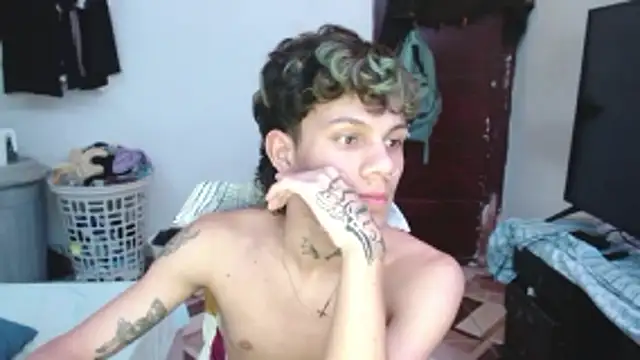 andy_dan18 Adlı Modelin Canlı XXX Sohbeti