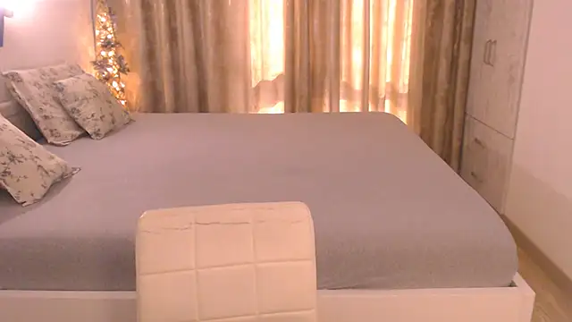 XXX chat uživo modela Raisshy