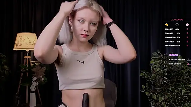 GoldenLenarz live XXX chat