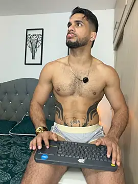 Chat +18 de Maximiliano_ford ao vivo