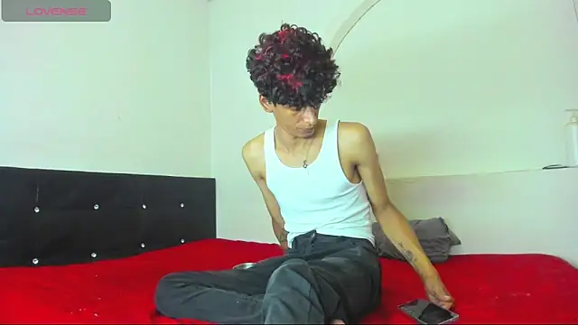 liammendoza98 Show in webcam
