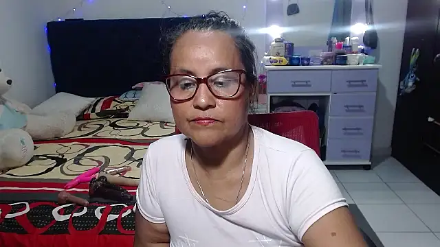 pervert_mommy_'s Live XXX Chat
