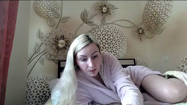 Yourrealgirl: вебкам-шоу