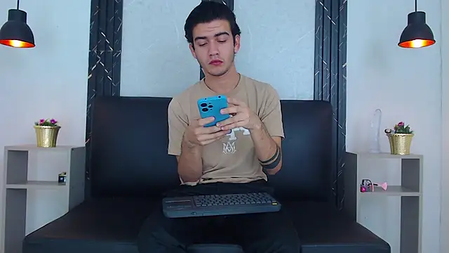 Feiccer_Castquer – webcam-show