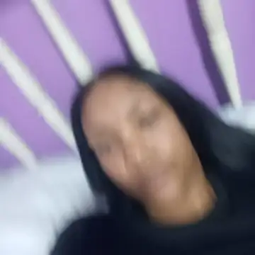 KikiBadgirl webcam show