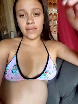 Chat +18 de lachiki_plus ao vivo