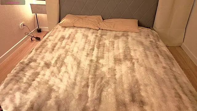 EvaHamilton live XXX chat