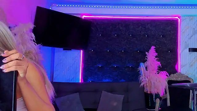 عرض كام Queens_Wonders_Blonders