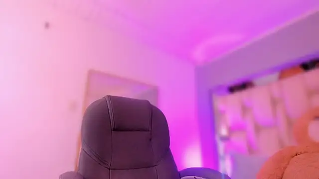 AishaKassandra Adlı Modelin Canlı XXX Sohbeti