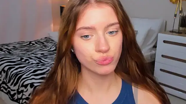 Erica_Kiss' Live XXX Chat