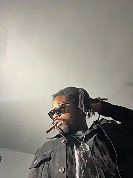 MIGHTYDEMONXXX's Live XXX Chat