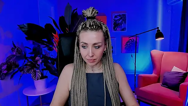 MonicaRiley Chat XXX in diretta