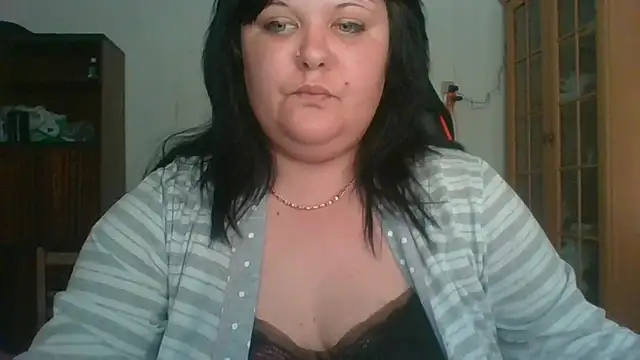 Show modela LitisiaLove255 na web-kameri