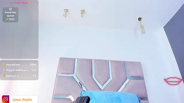 Thayler_jones' Live XXX Chat