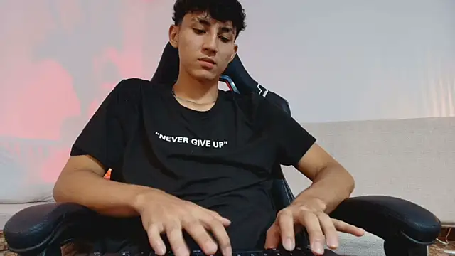 Valentino_Rey Live XXX-Chat