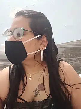 Lustybhabi 现场XXX聊天