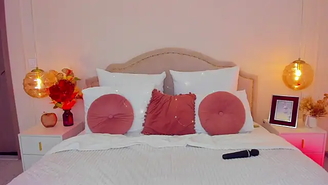 MonaRicci live XXX chat