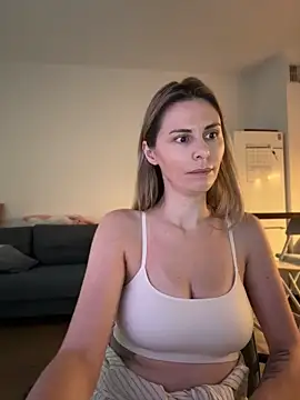 abbyxluv Adlı Modelin Canlı XXX Sohbeti