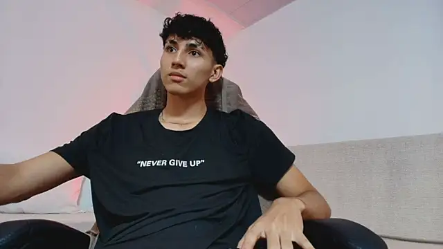 Valentino_Reyn Webbikameraesitys