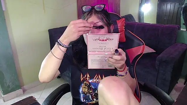 lilith_ayanami's Webcam Show