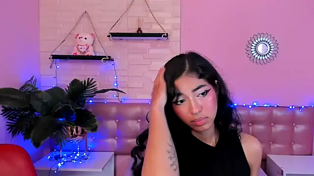 Aronandmoli69's Live XXX Chat