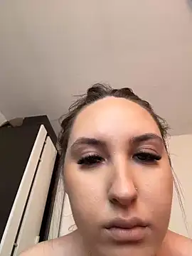 Lucy_doll22 Obrolan Langsung XXX