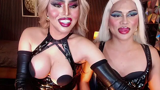 BigCockLatinaTS' Webcam Show