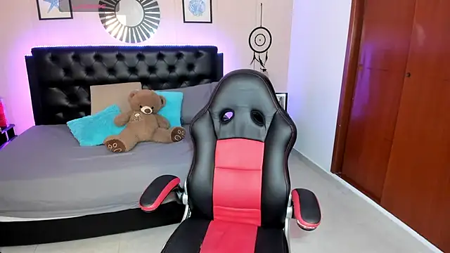 XXX chat uživo modela LolaVillalobos