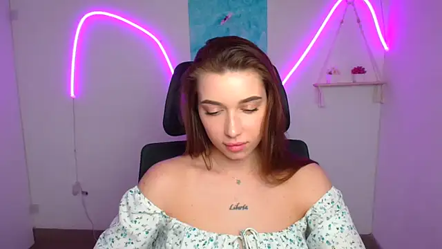 NikaMystic's Live XXX Chat