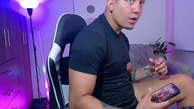 _robertobaggioo Chat XXX in diretta