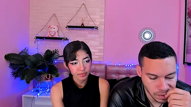 Aronandmoli69's Webcam Show