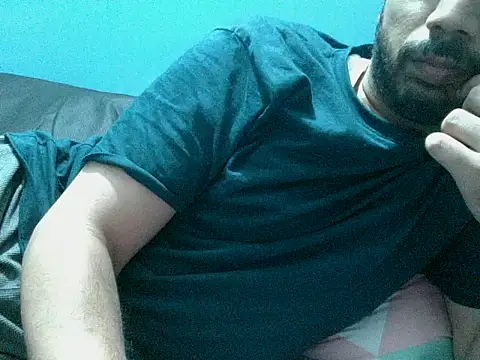 عرض كام Precumboner