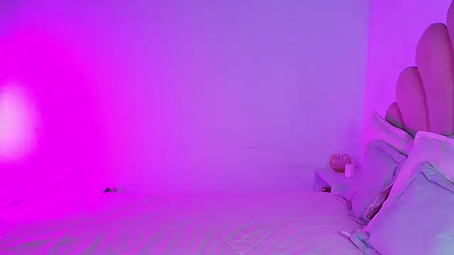 MiaColucci18 라이브 XXX 채팅