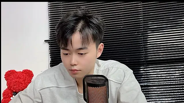GUCCI-BOY1314 Pertunjukan Webcam