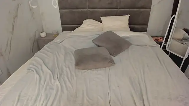 Chloee_White Webcam-Show