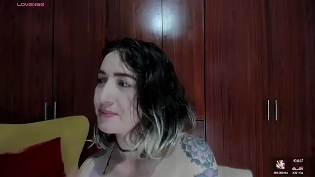 carly_grasso élő XXX-chatje