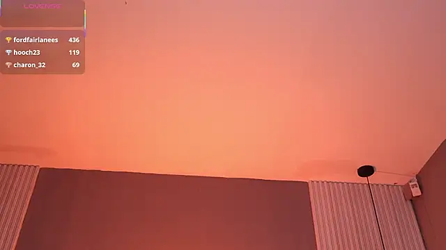 ValeryNovaのライブXXXチャット