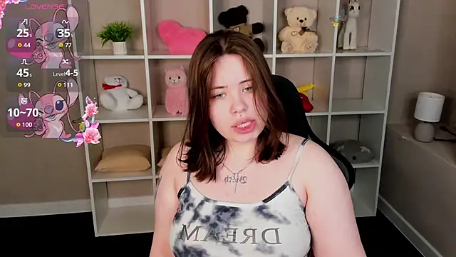 Chat +18 de EricaElliott ao vivo