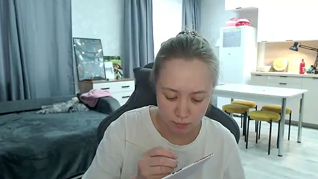 _lalune_'s Live XXX Chat