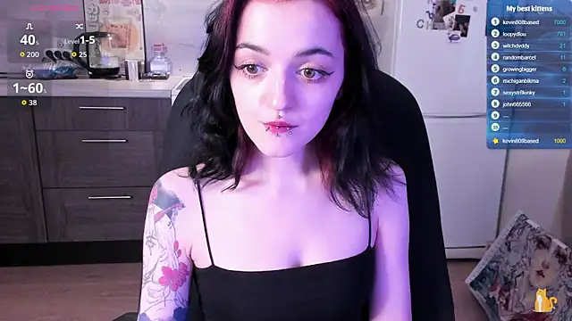 linaa__tyaan élő XXX-chatje