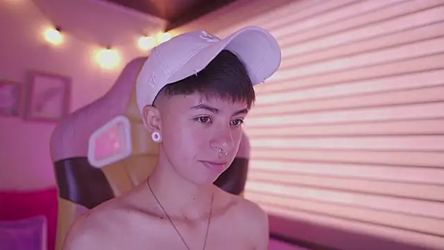 tommy_blue 라이브 XXX 채팅