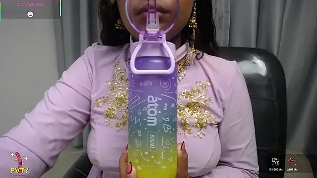 yaazhinii 라이브 XXX 채팅