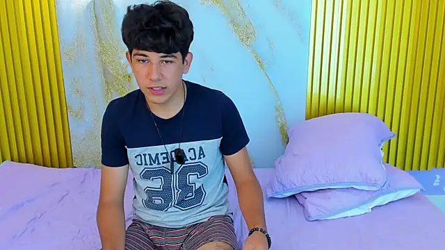 peakk_twiinns' Live XXX Chat