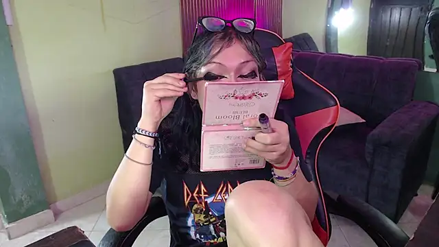 lilith_ayanami Webcam show