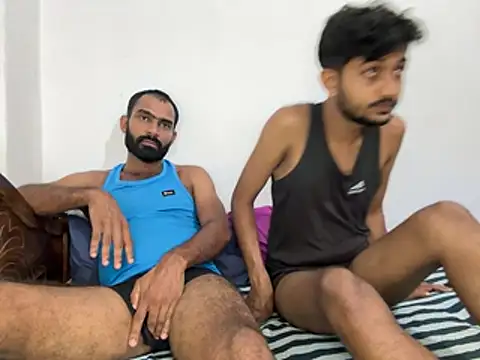 Show modela DesiDaddyandSon na web-kameri