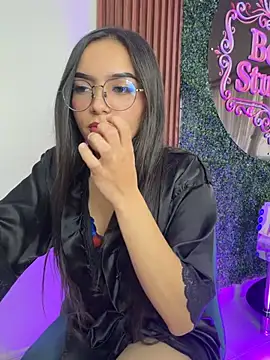 eimi_rosse18's Live XXX Chat